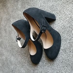 Classy black 4" heels